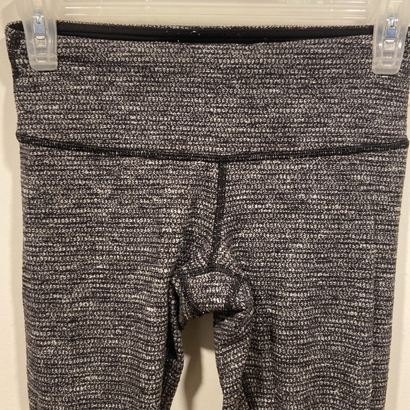 Lulu lemon leggings - Picture 2 of 5